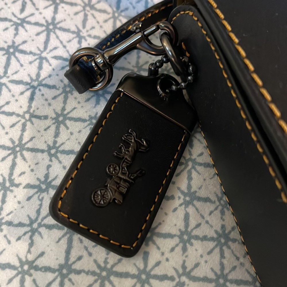 Coach purse - Picture 2 of 7